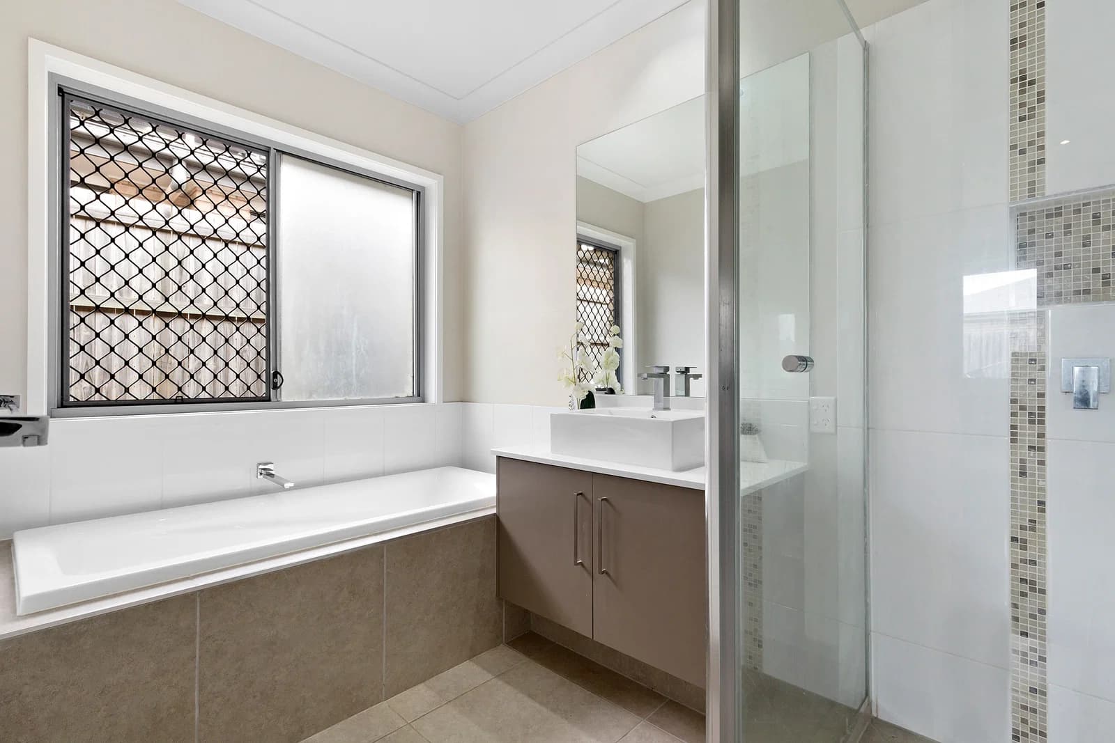 10 Cobblestone Avenue, Logan Reserve, QLD, 4133, Logan Reserve - Thumbnail 6