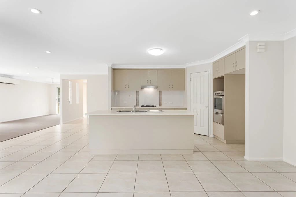 19 Lillypilly Crescent, Flinders View, QLD, 4305, Flinders View - Thumbnail 3