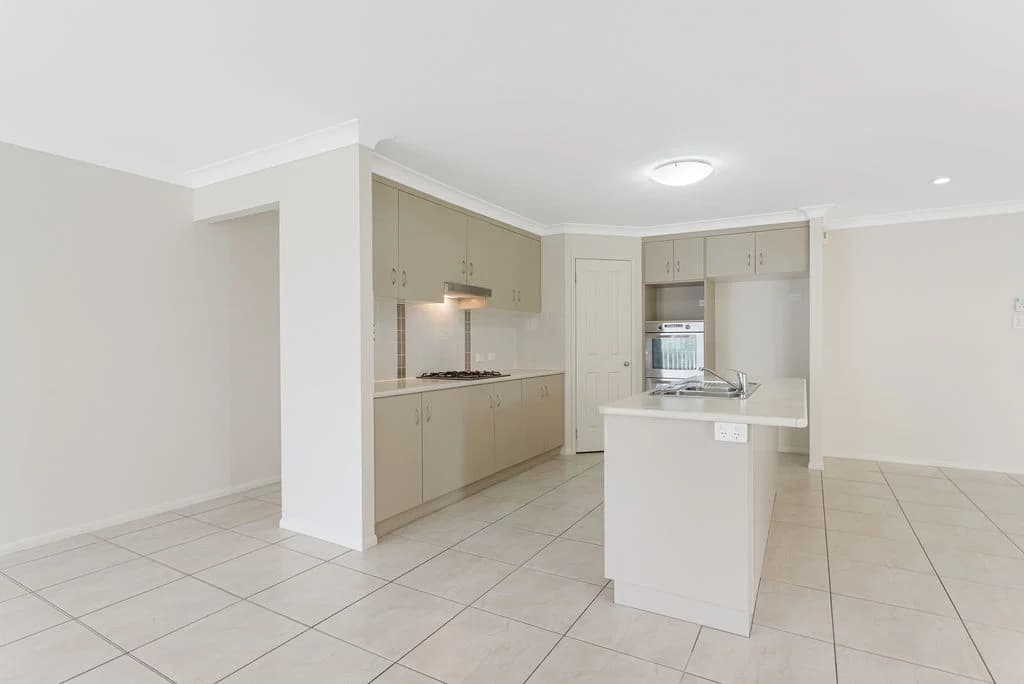 19 Lillypilly Crescent, Flinders View, QLD, 4305, Flinders View - Thumbnail 4