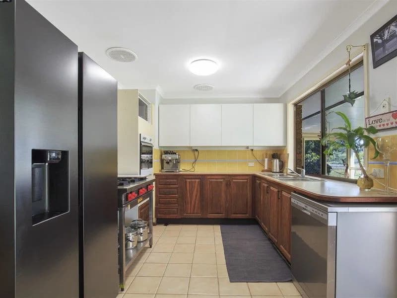 69 Rogers Street, Beachmere, QLD, 4510, Beachmere - Thumbnail 3