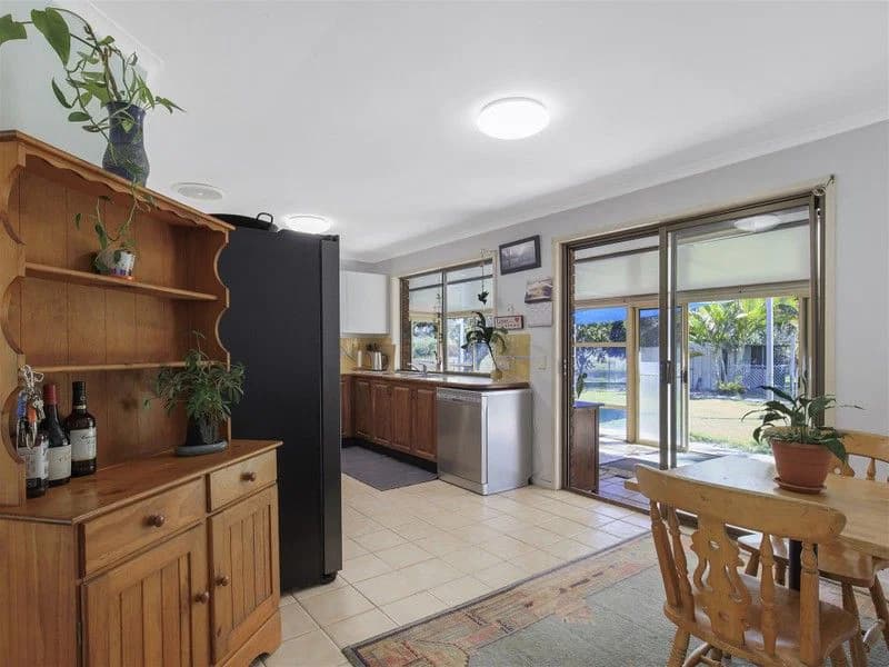 69 Rogers Street, Beachmere, QLD, 4510, Beachmere - Thumbnail 4