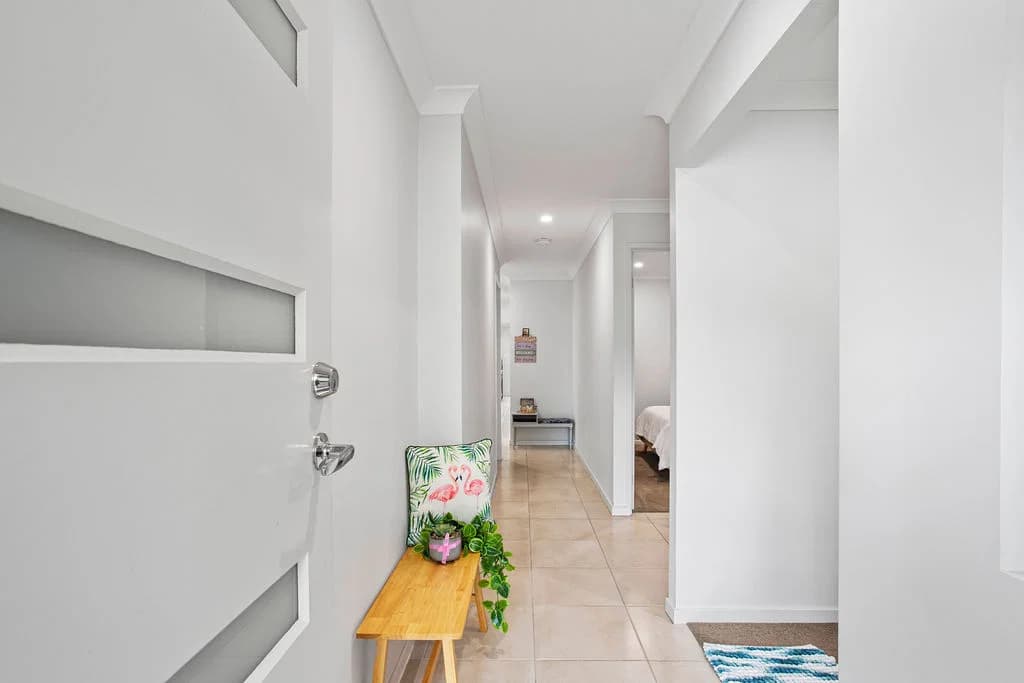 16 Kambu Close, Karalee, QLD, 4306, Karalee - Thumbnail 2