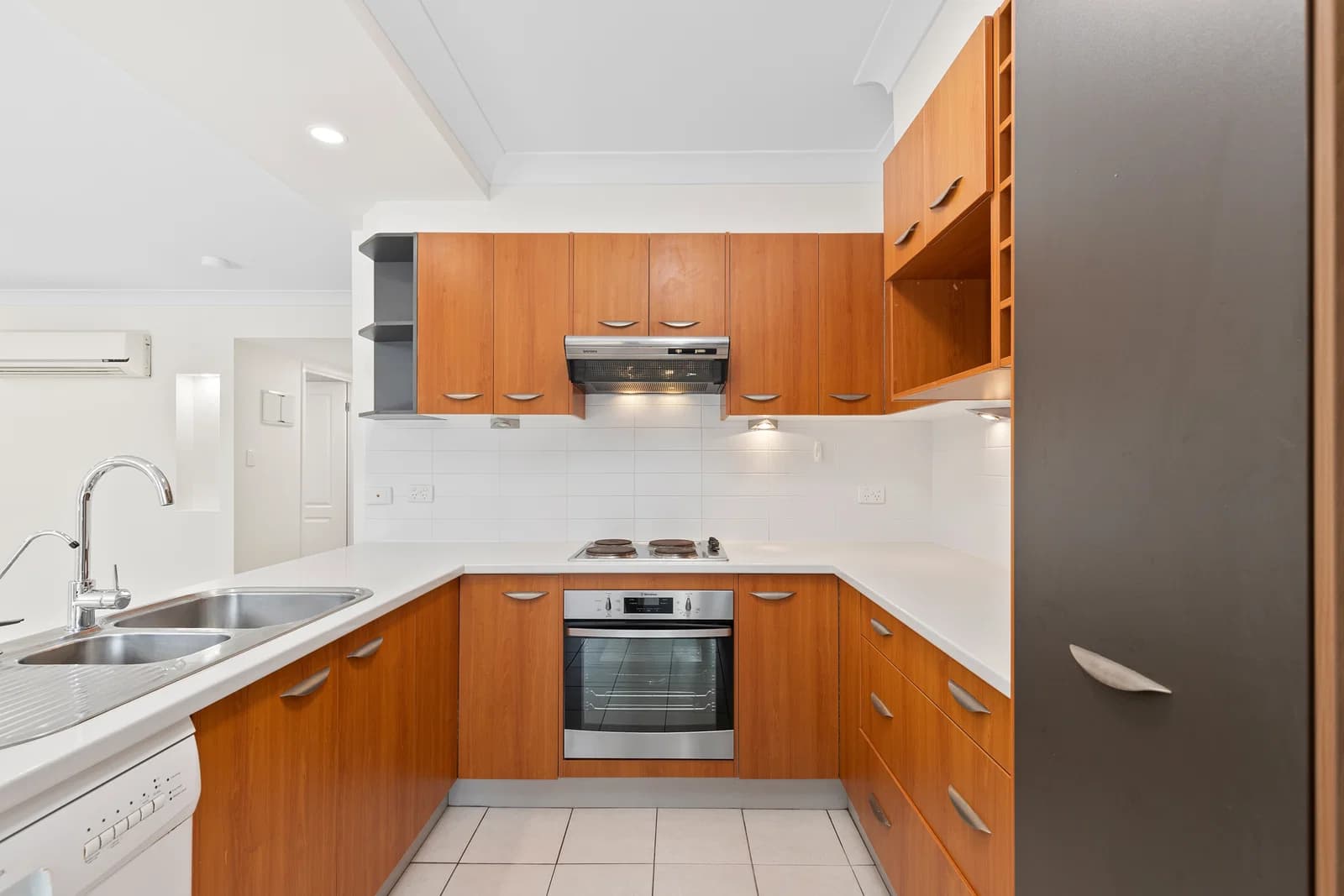 3/8 Wakefield Street, Coorparoo, QLD, 4151, Coorparoo - Thumbnail 4