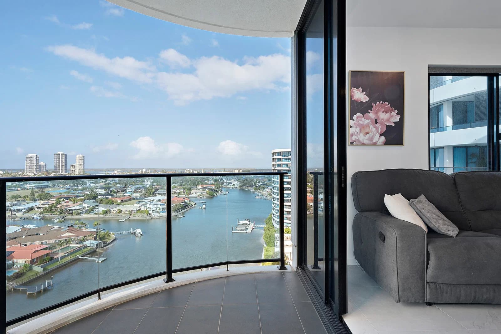 51106/5 Harbour Side Court, Biggera Waters, QLD, 4216, Biggera Waters - Thumbnail 2