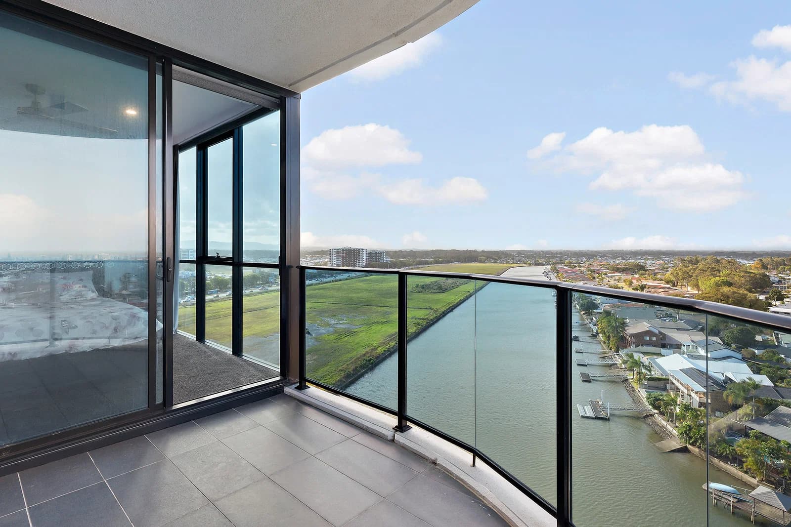 51106/5 Harbour Side Court, Biggera Waters, QLD, 4216, Biggera Waters - Thumbnail 3