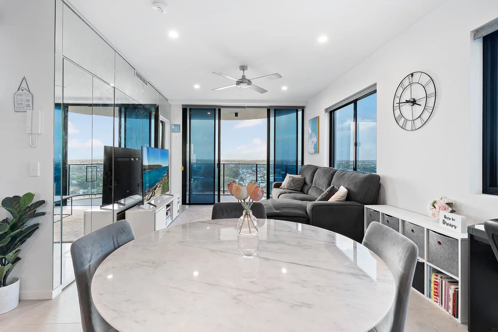 51106/5 Harbour Side Court, Biggera Waters, QLD, 4216, Biggera Waters - Thumbnail 5