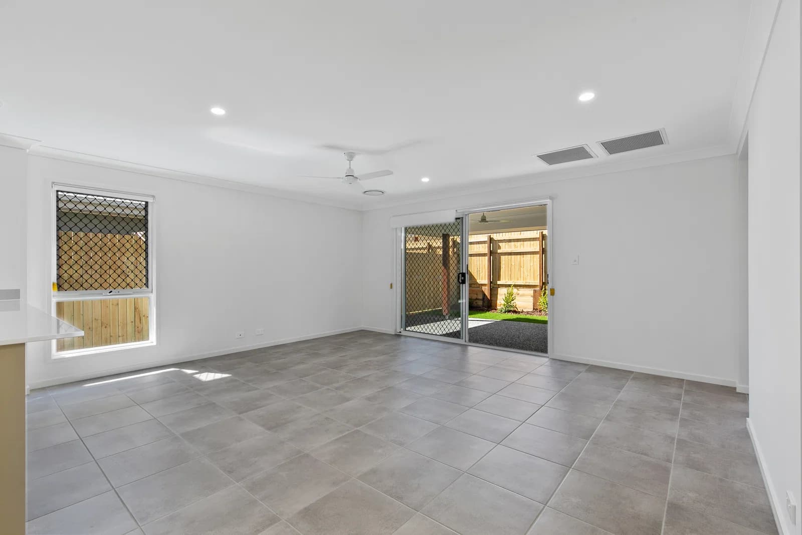 91 Hilltop Circuit, Pallara, QLD, 4110, Pallara - Thumbnail 2
