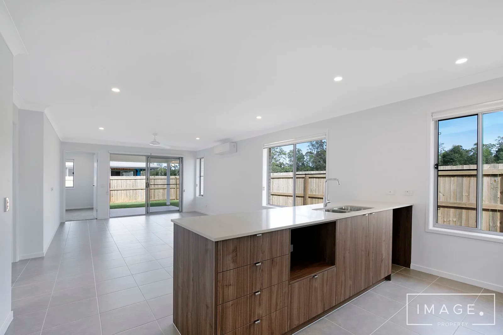 28 Austin Way, Park Ridge, QLD, 4125, Park Ridge - Thumbnail 2