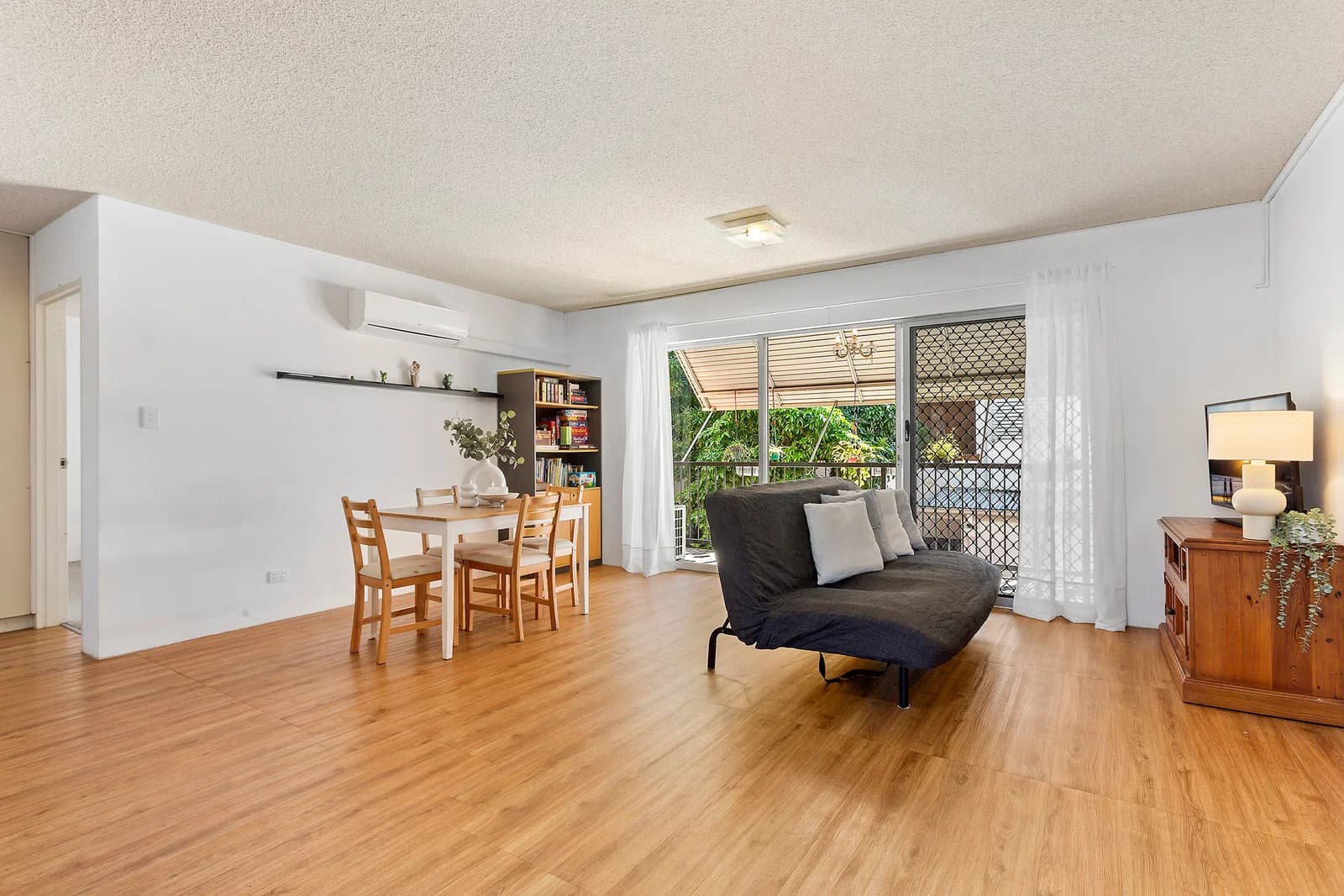 2/230 Riding Road, Balmoral, QLD, 4171, Balmoral - Image 1
