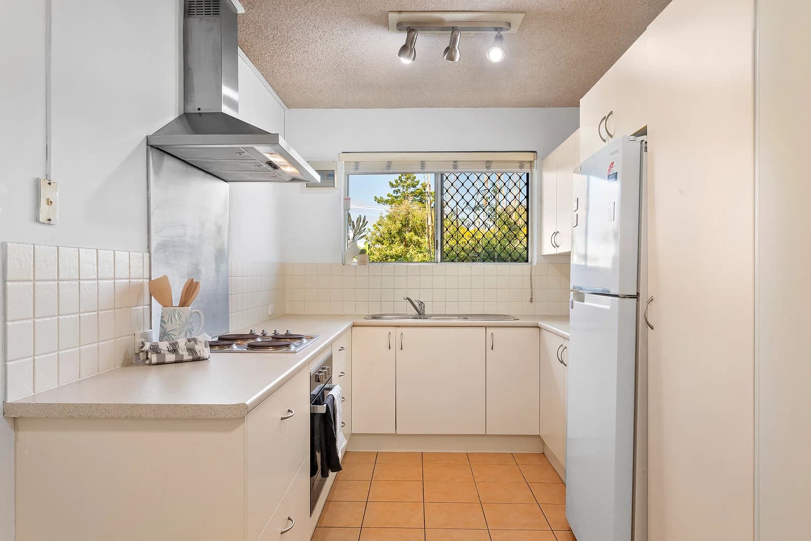 2/230 Riding Road, Balmoral, QLD, 4171, Balmoral - Thumbnail 3