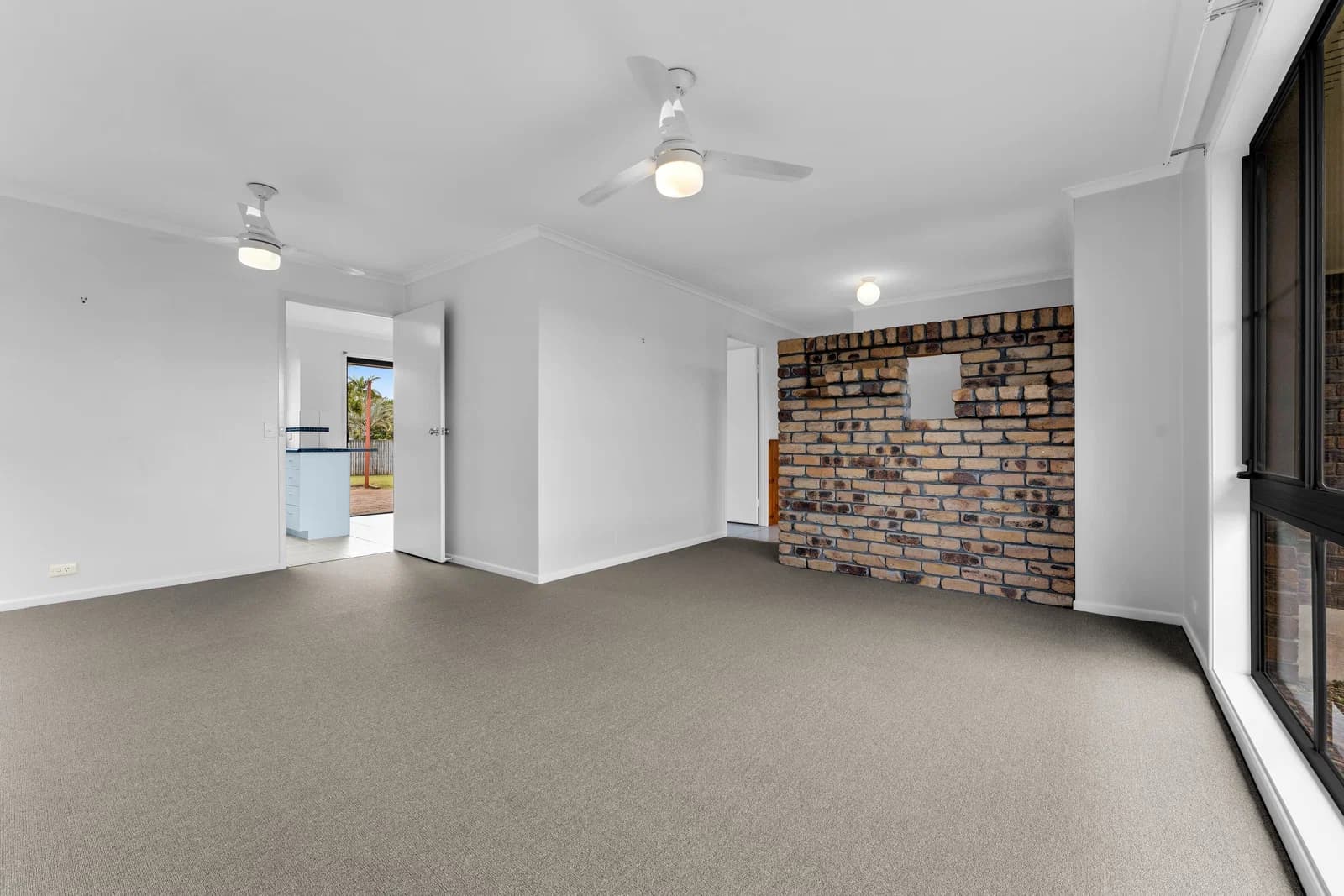 39 Peverell Street, Hillcrest, QLD, 4118, Hillcrest - Thumbnail 3
