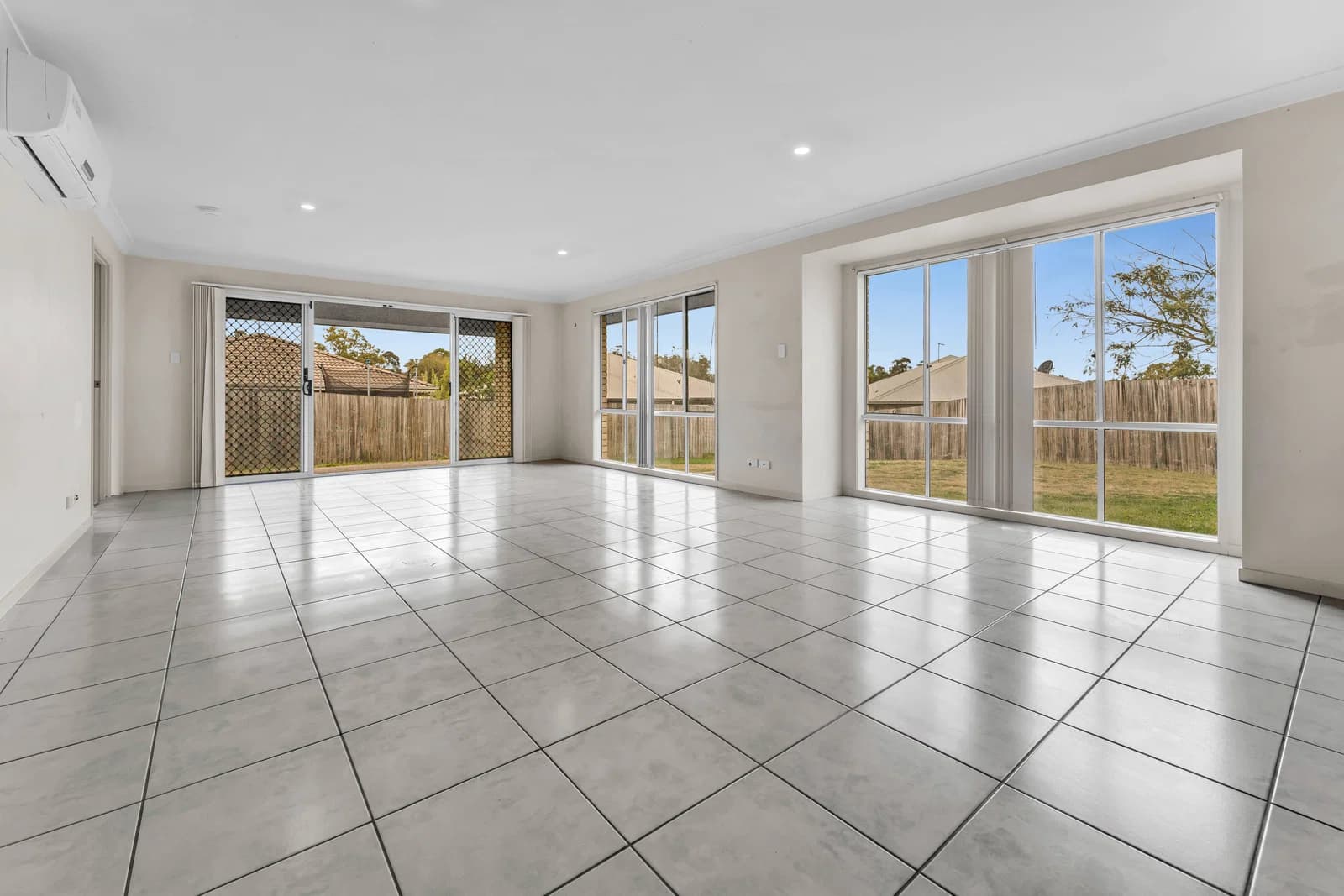 8 Pinehurst Avenue, Leichhardt, QLD, 4305, Leichhardt - Thumbnail 3
