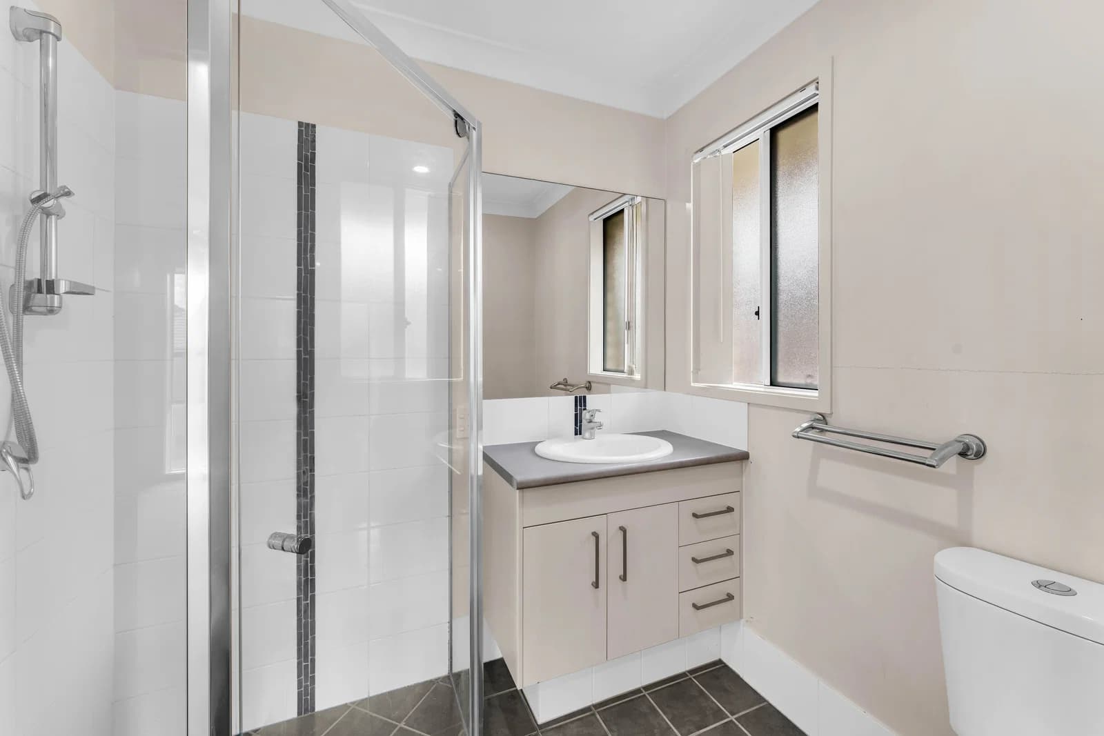 8 Pinehurst Avenue, Leichhardt, QLD, 4305, Leichhardt - Thumbnail 6