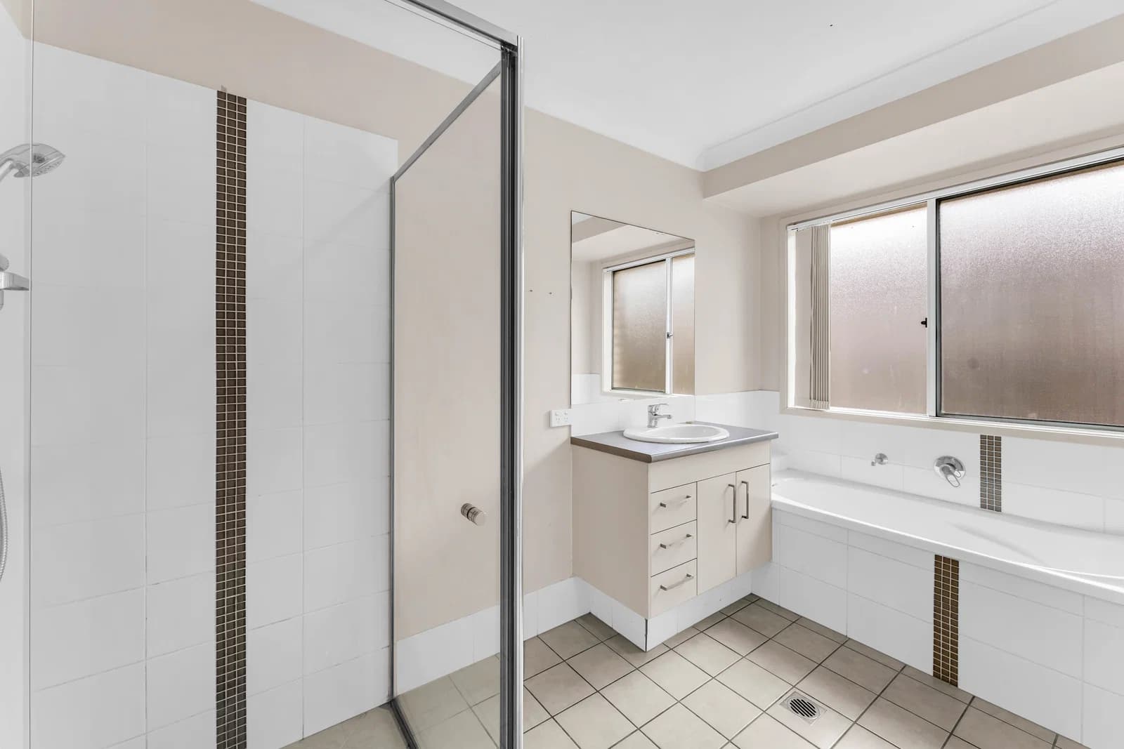 8 Pinehurst Avenue, Leichhardt, QLD, 4305, Leichhardt - Thumbnail 8