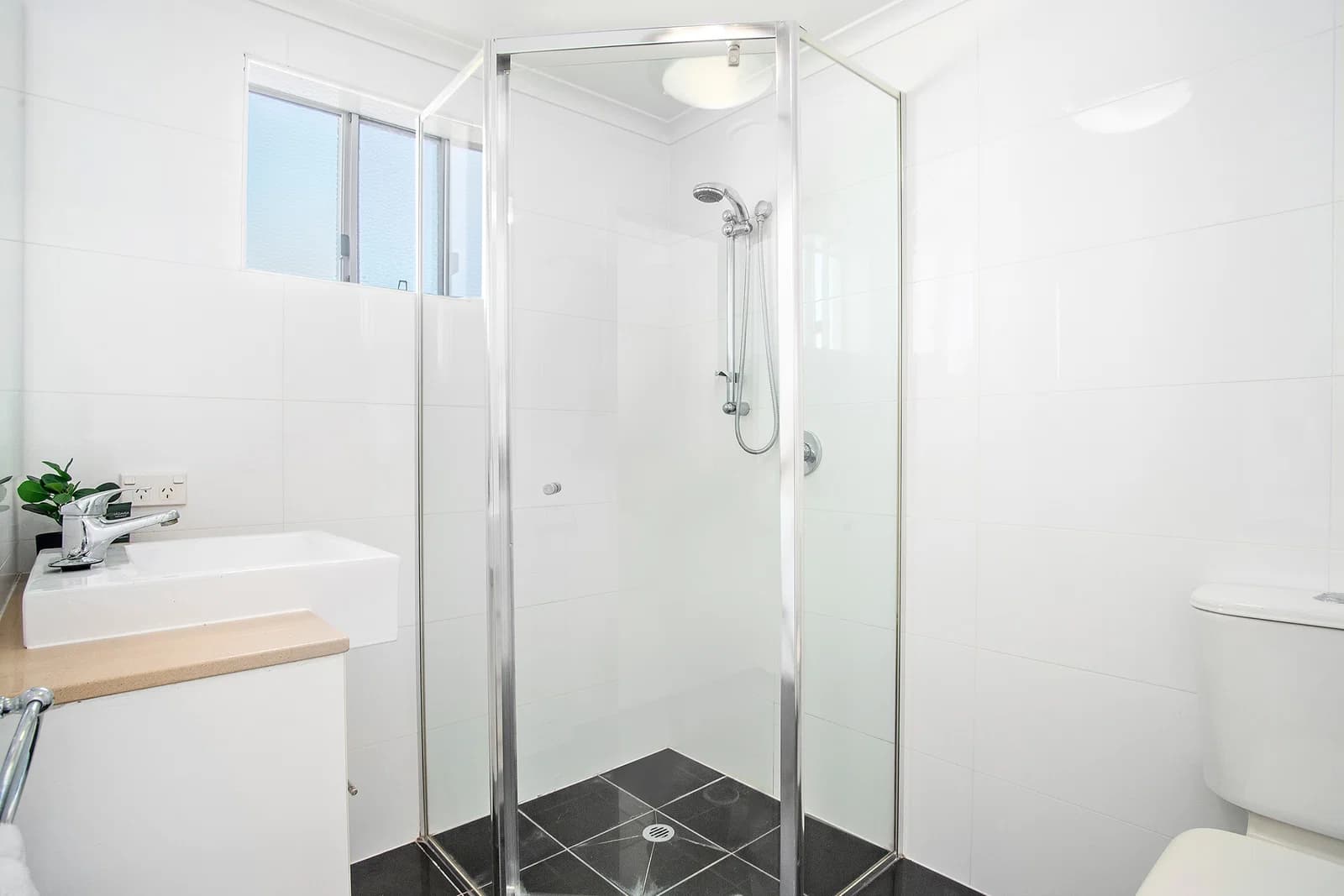 302/19 Sylvan Beach Esplanade, Bellara, QLD, 4507, Bellara - Thumbnail 5