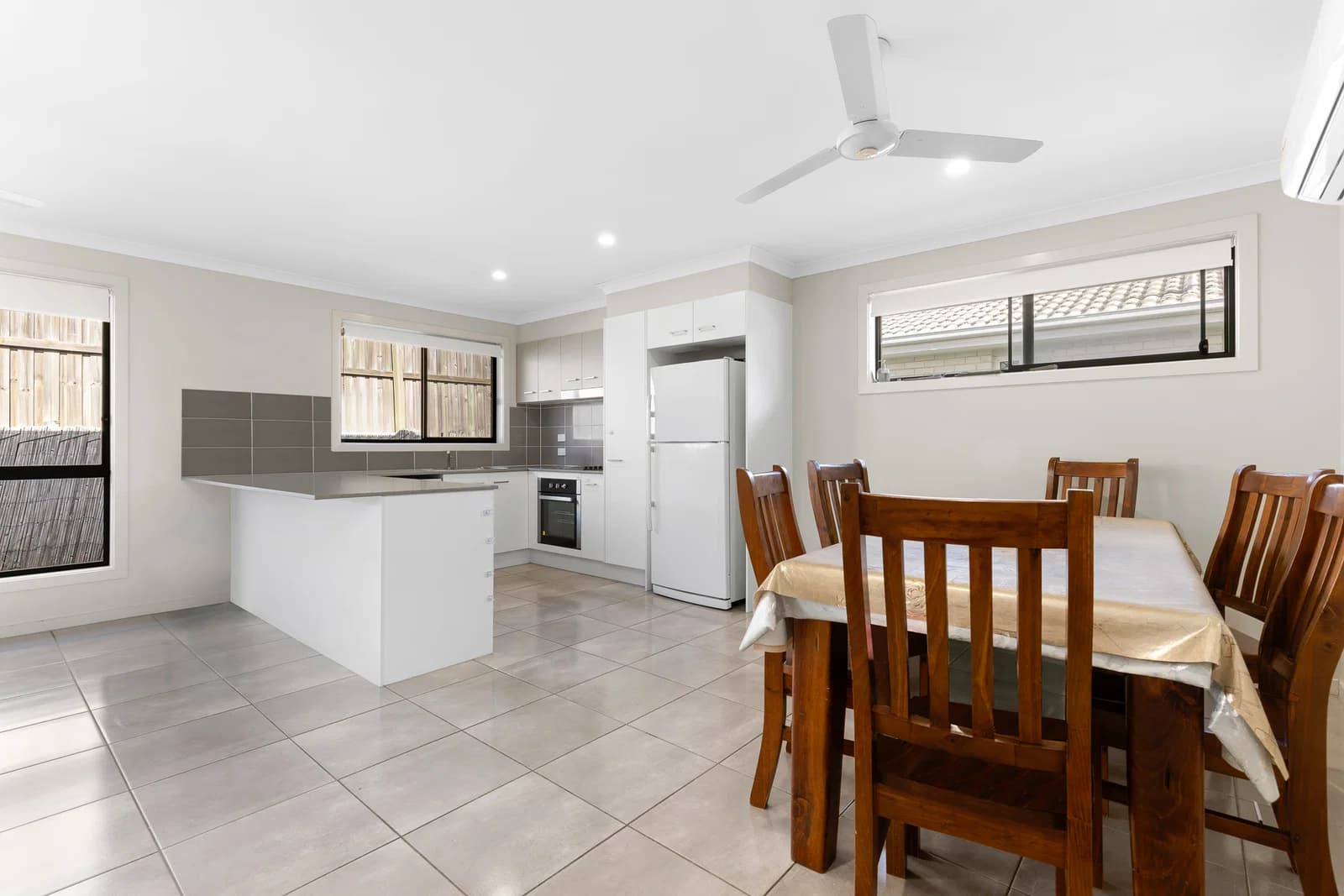 13 Mount Ballow Street, Park Ridge, QLD, 4125, Park Ridge - Thumbnail 3