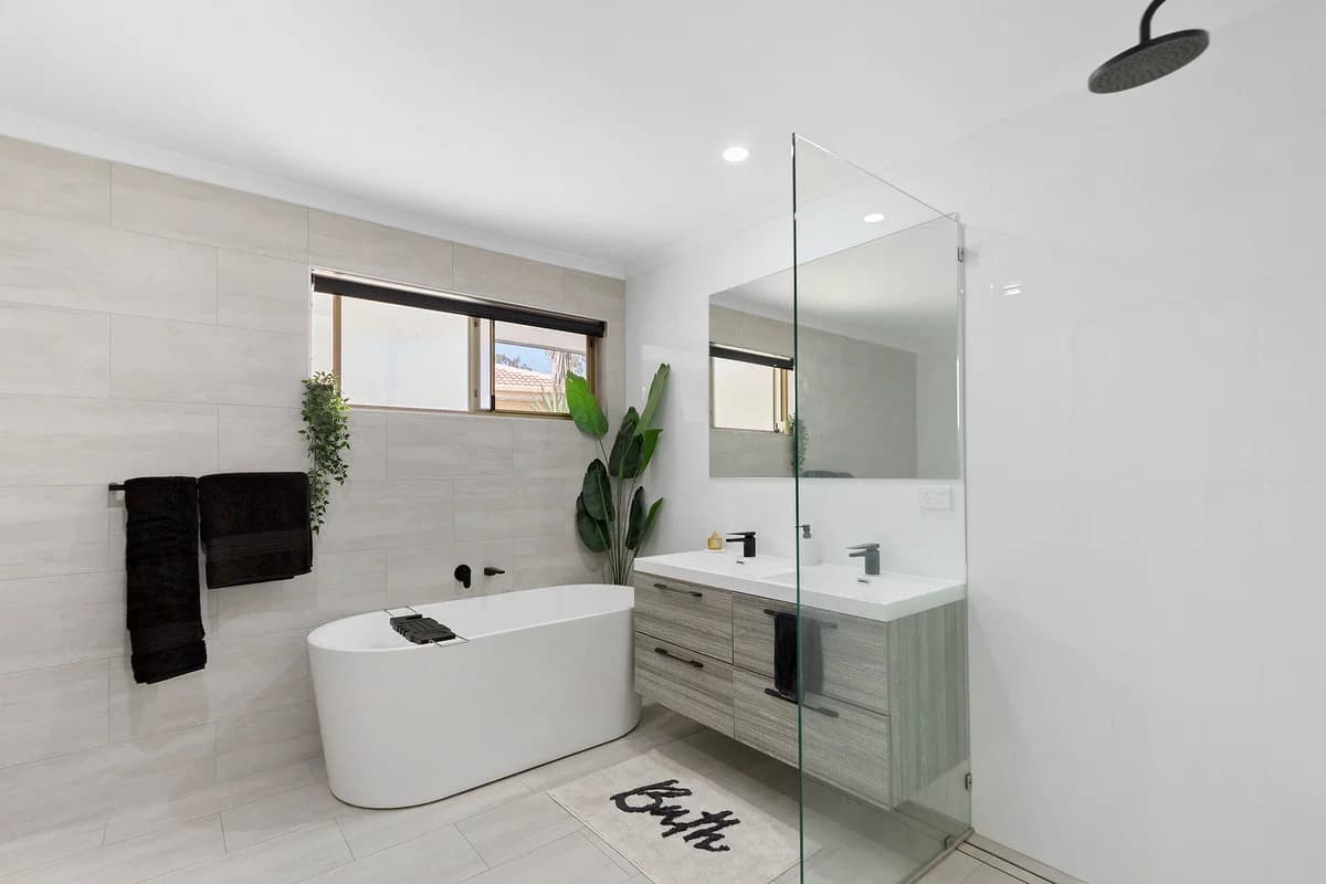 16 Marlene Court, Highland Park, QLD, 4211, Highland Park - Thumbnail 4