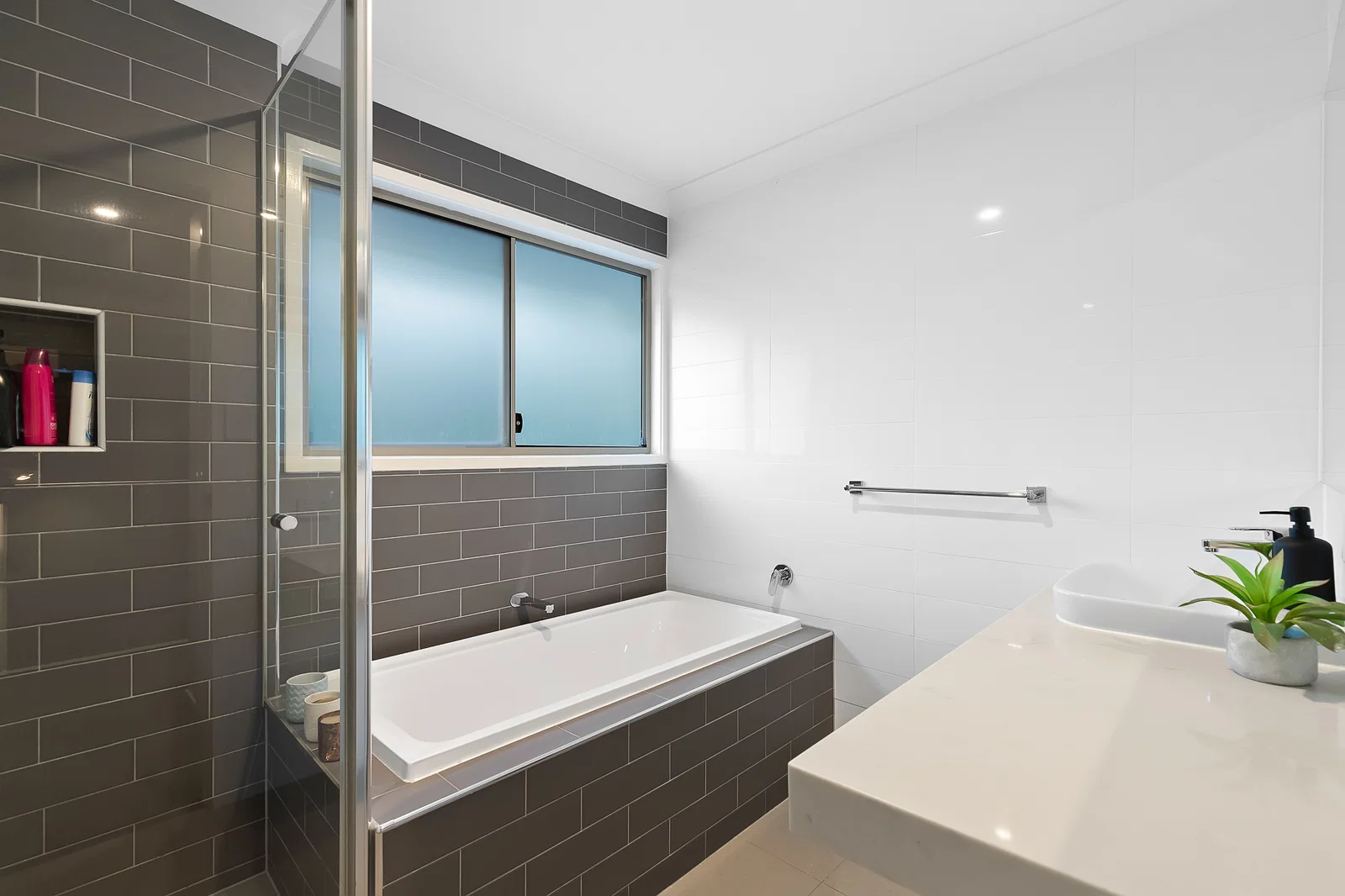 25 Woollahra Place, Forest Lake, QLD, 4078, Forest Lake - Thumbnail 8