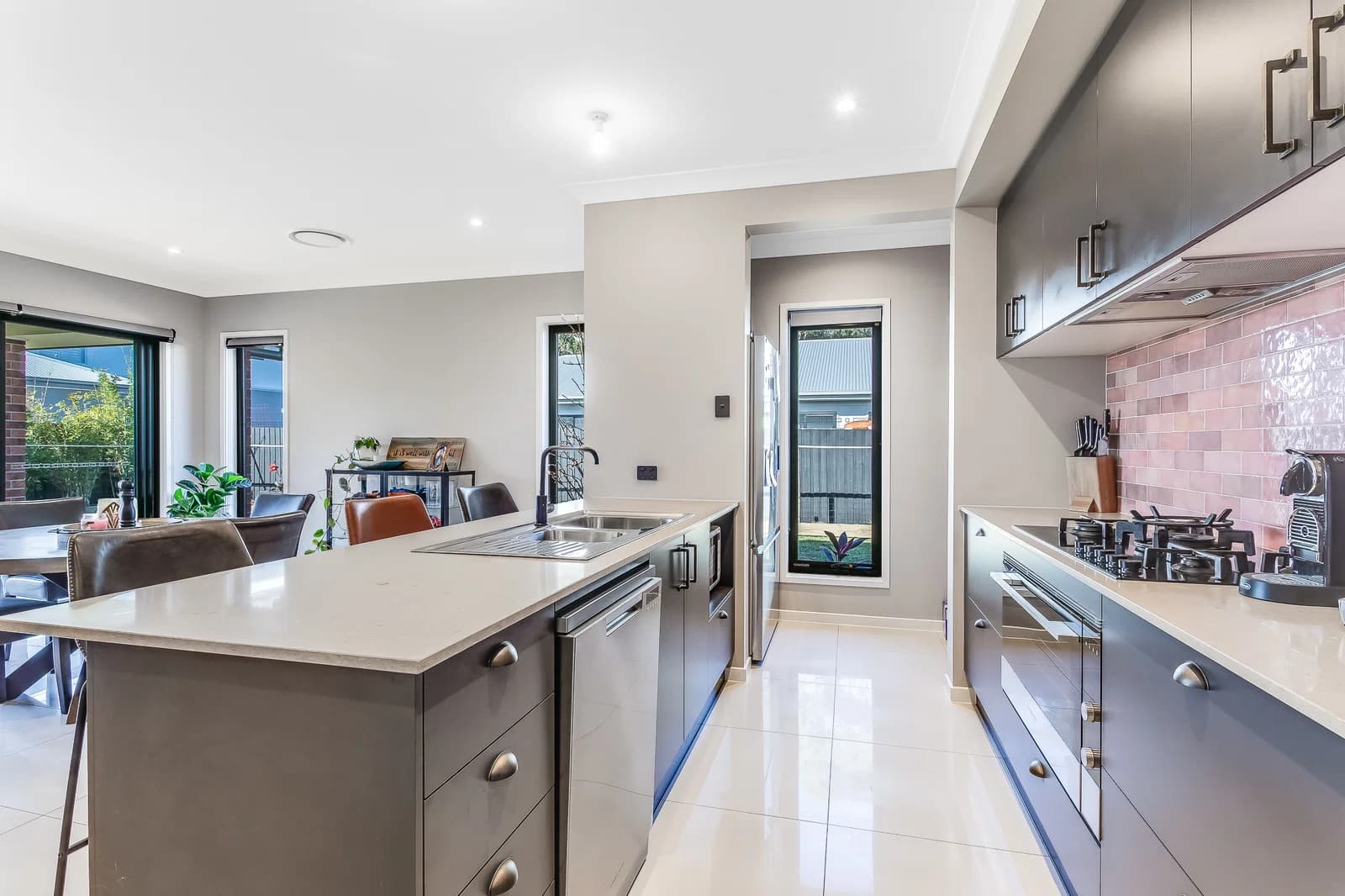 27 Margaret Street Beachmere QLD 4510, Beachmere - Thumbnail 3