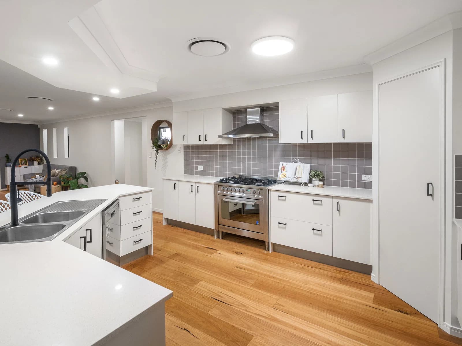 36 Bella Street, Cashmere, QLD, 4500, Cashmere - Thumbnail 3