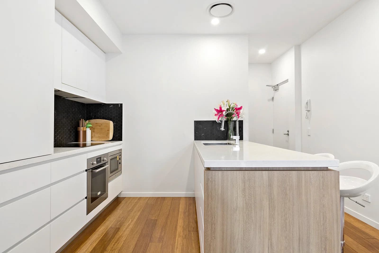 7/166 Norman Avenue, Norman Park, QLD, 4170, Norman Park - Thumbnail 3
