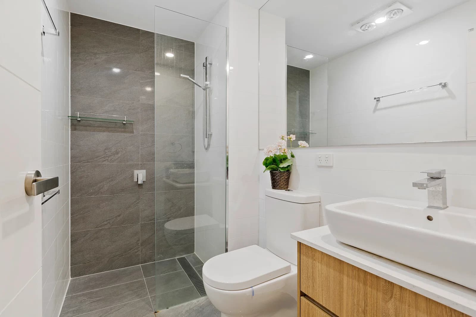 7/166 Norman Avenue, Norman Park, QLD, 4170, Norman Park - Thumbnail 4