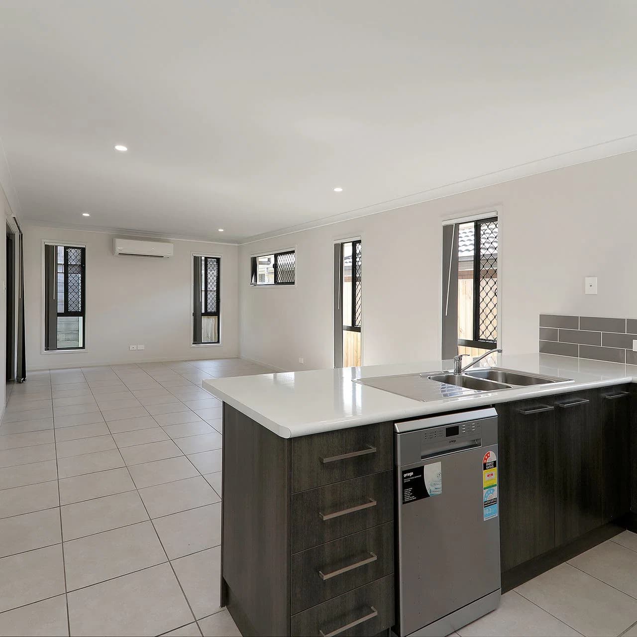 26 Mount Huntley Street, Park Ridge, QLD, 4125, Park Ridge - Thumbnail 4