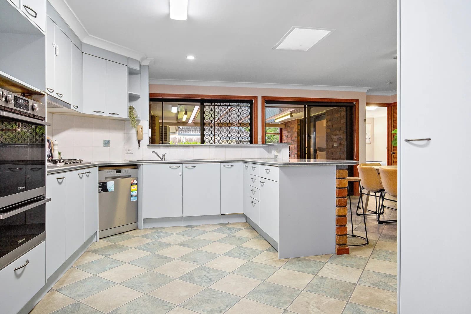 4 Moire Court, Sunnybank Hills, QLD, 4109, Sunnybank Hills - Thumbnail 5