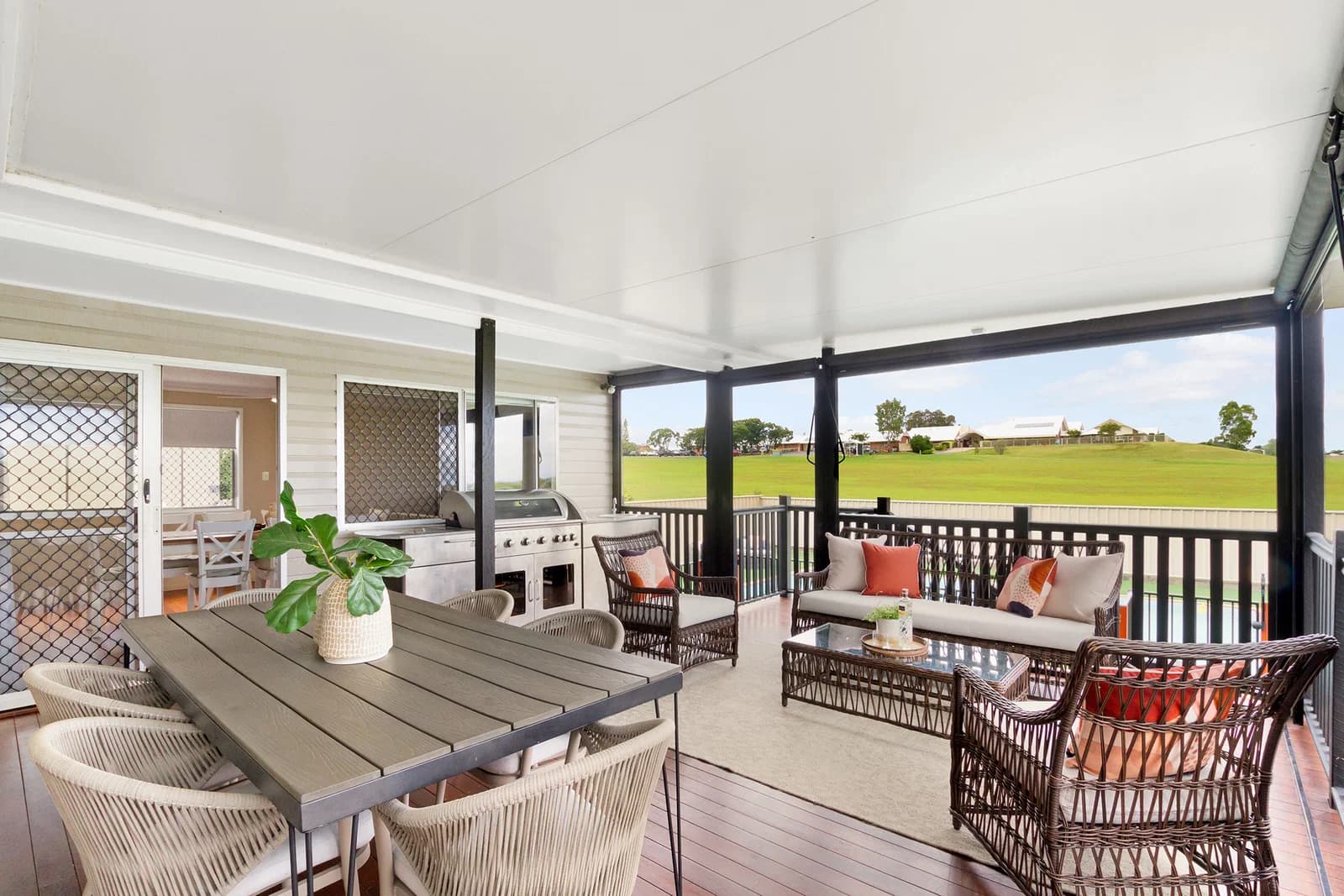18 Gwendoline Street, Raceview, QLD, 4305, Raceview - Thumbnail 2