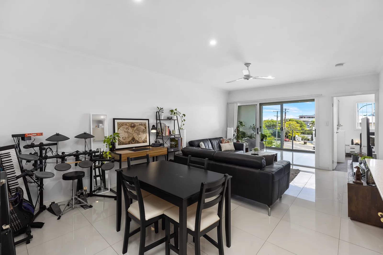 17/273-275 Cornwall Street, Greenslopes, QLD, 4120, Greenslopes - Thumbnail 2