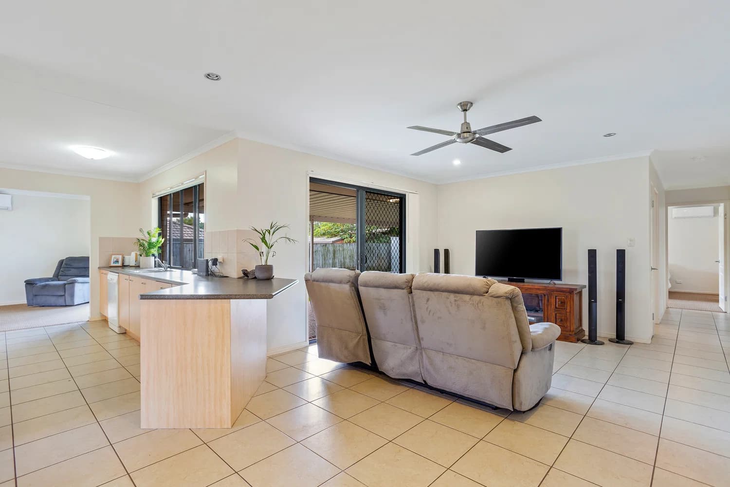 7 Kingsley Court, Little Mountain, QLD, 4551, Little Mountain - Thumbnail 4