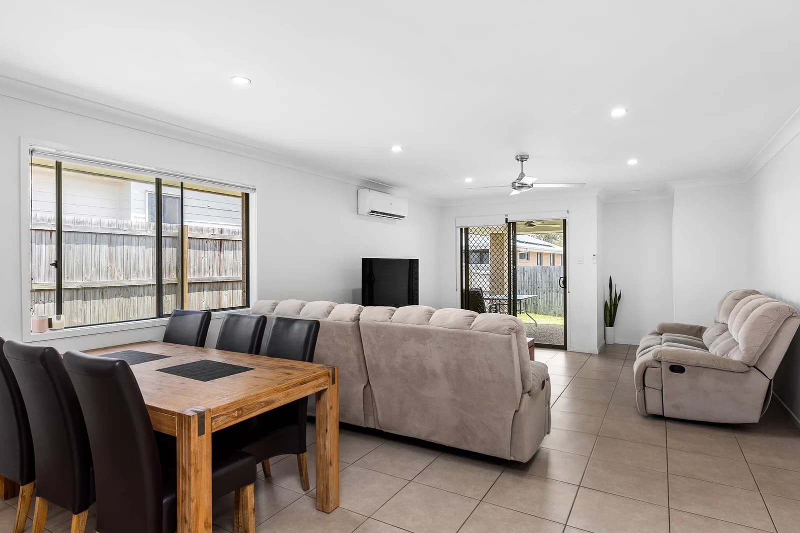 4 Chikameena Street, Logan Reserve, QLD, 4133, Logan Reserve - Thumbnail 4