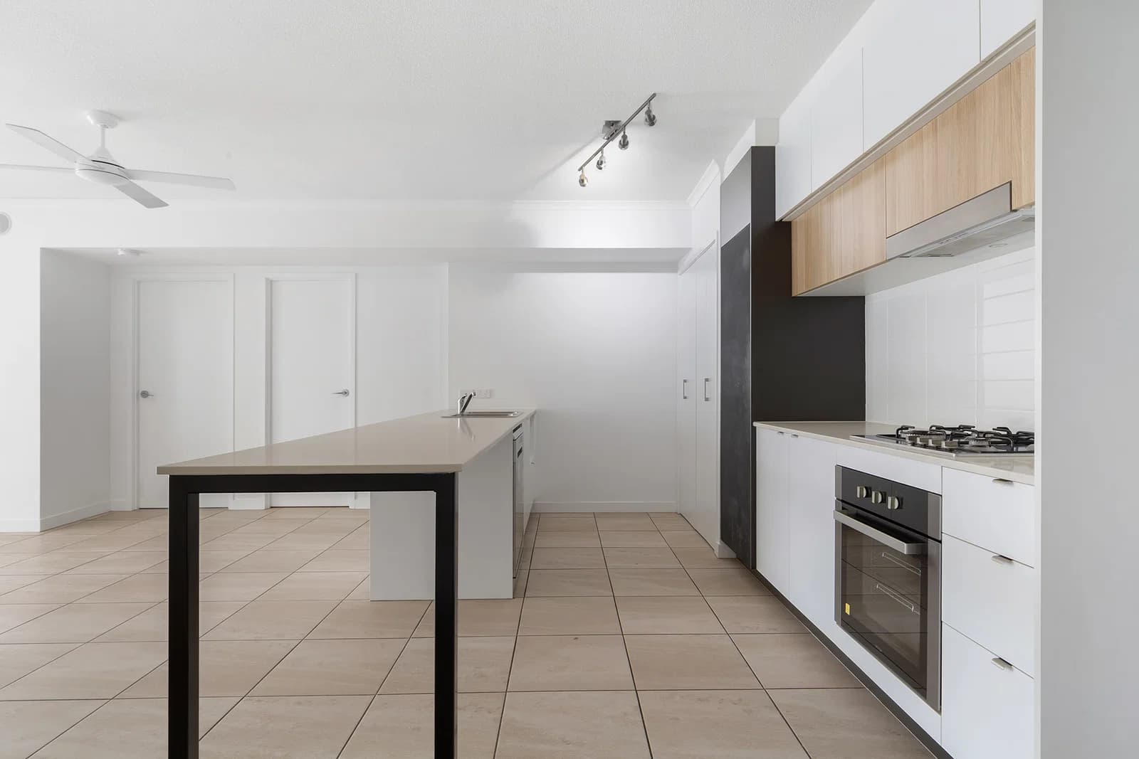 101/283 Logan Road, Greenslopes, QLD, 4120, Greenslopes - Thumbnail 3