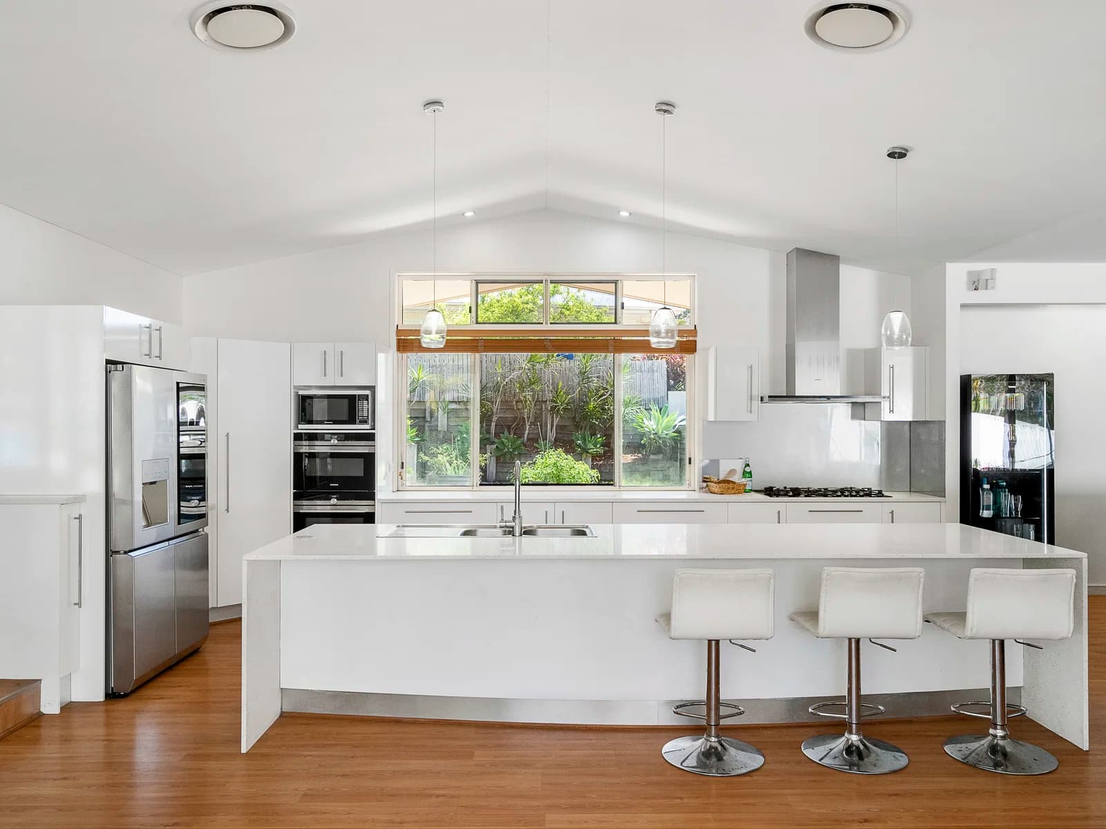 6 Pheasant Court, Cashmere, QLD, 4500, Cashmere - Thumbnail 4