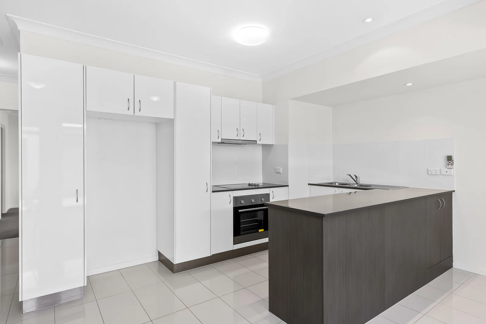 4/11 Cottenham Street, Fairfield, QLD, 4103, Fairfield - Thumbnail 2