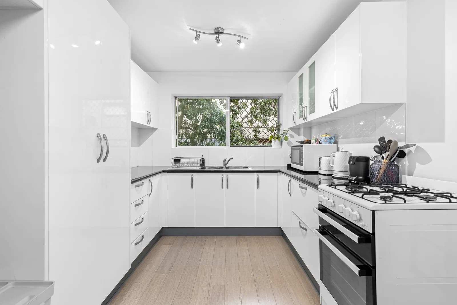 3/54 Peach Street, Greenslopes, QLD, 4120, Greenslopes - Thumbnail 2