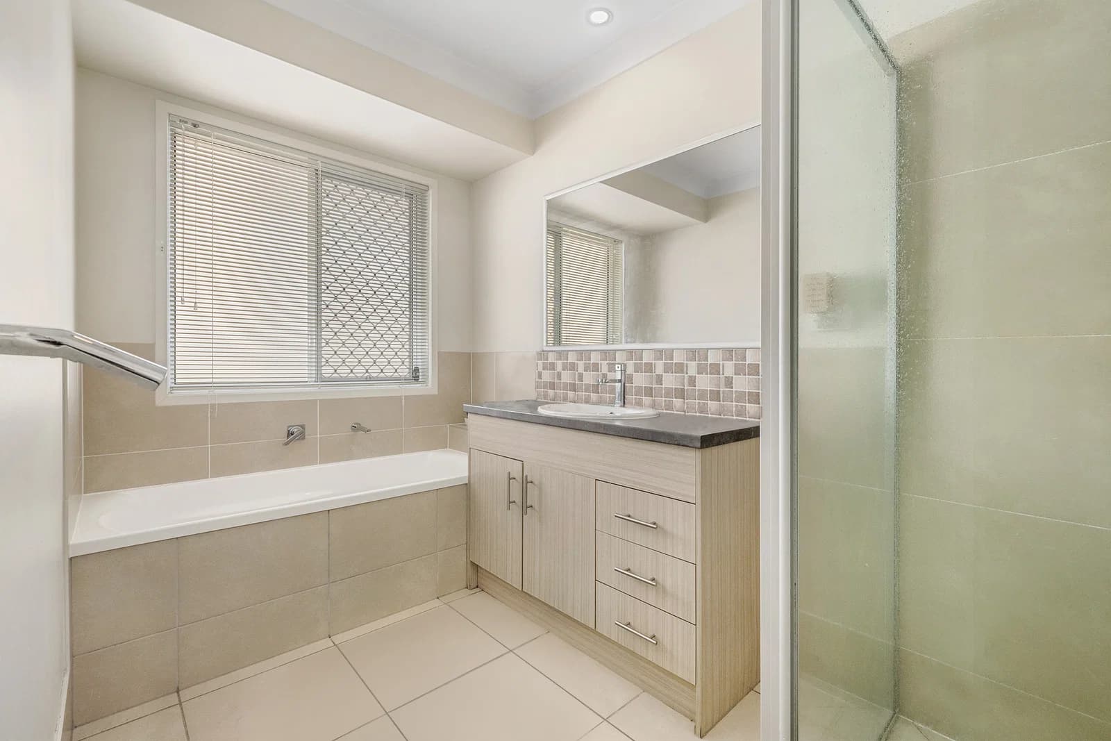 24 Thirlmere Street, North Lakes, QLD, 4509, North Lakes - Thumbnail 7