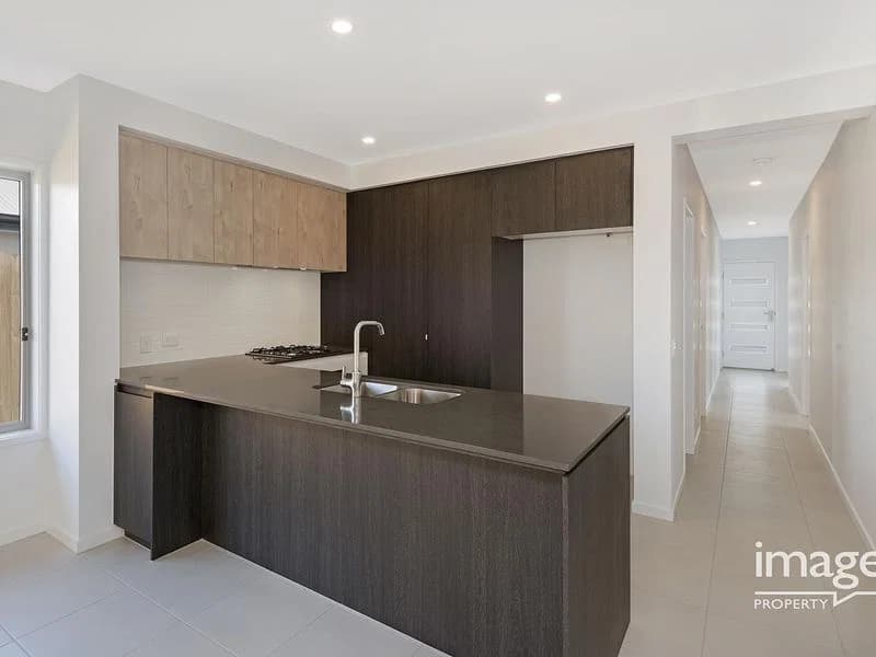 29 Meadows Boulevard, Strathpine, QLD, 4500, Strathpine - Thumbnail 2