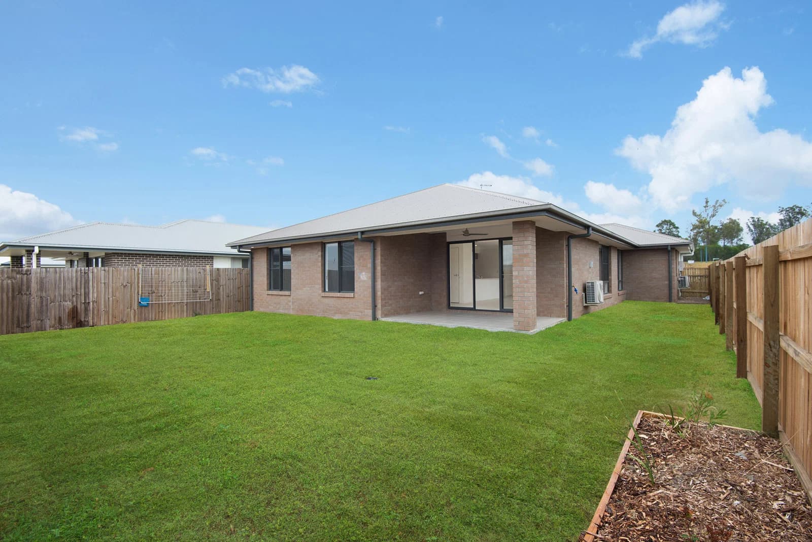 32 Wallace Street, Walloon, QLD, 4306, Walloon - Thumbnail 2