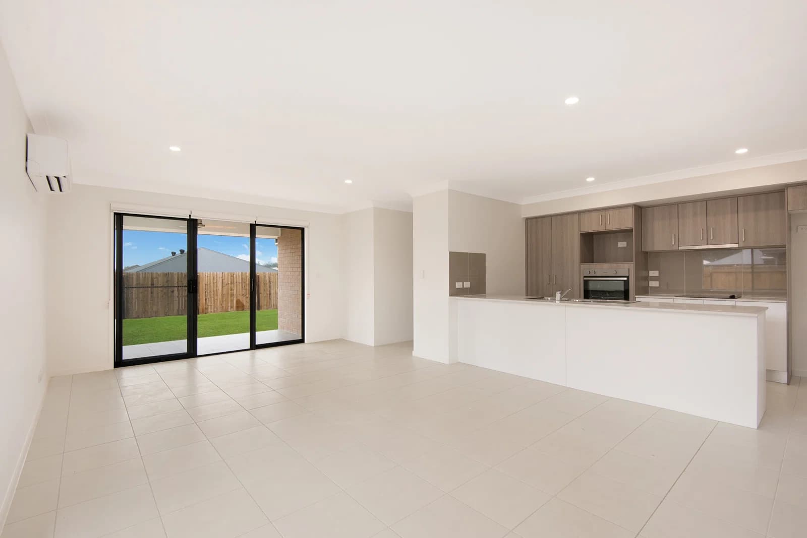 32 Wallace Street, Walloon, QLD, 4306, Walloon - Thumbnail 4