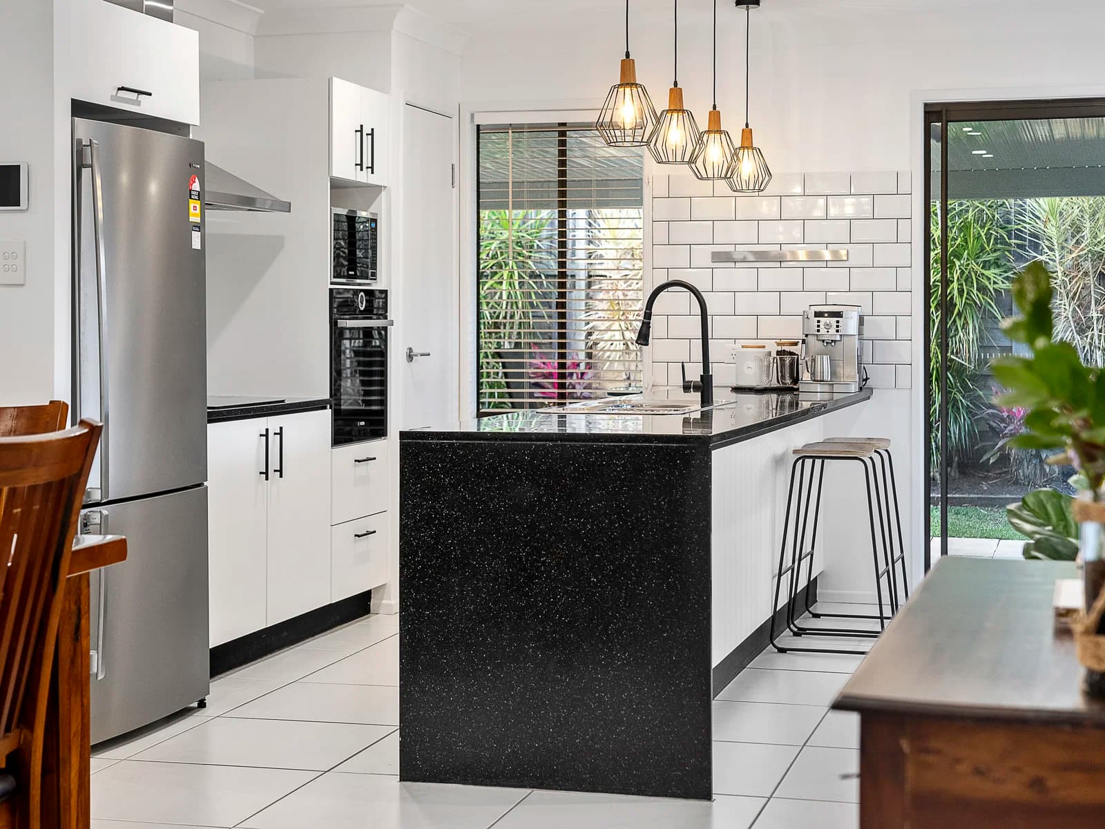 6 Elle Court, Cashmere, QLD, 4500, Cashmere - Thumbnail 2