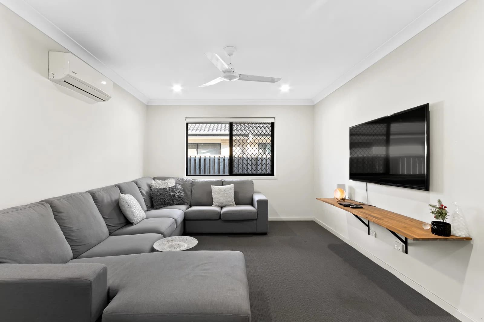 16 Wicker Road, Park Ridge, QLD, 4125, Park Ridge - Thumbnail 3