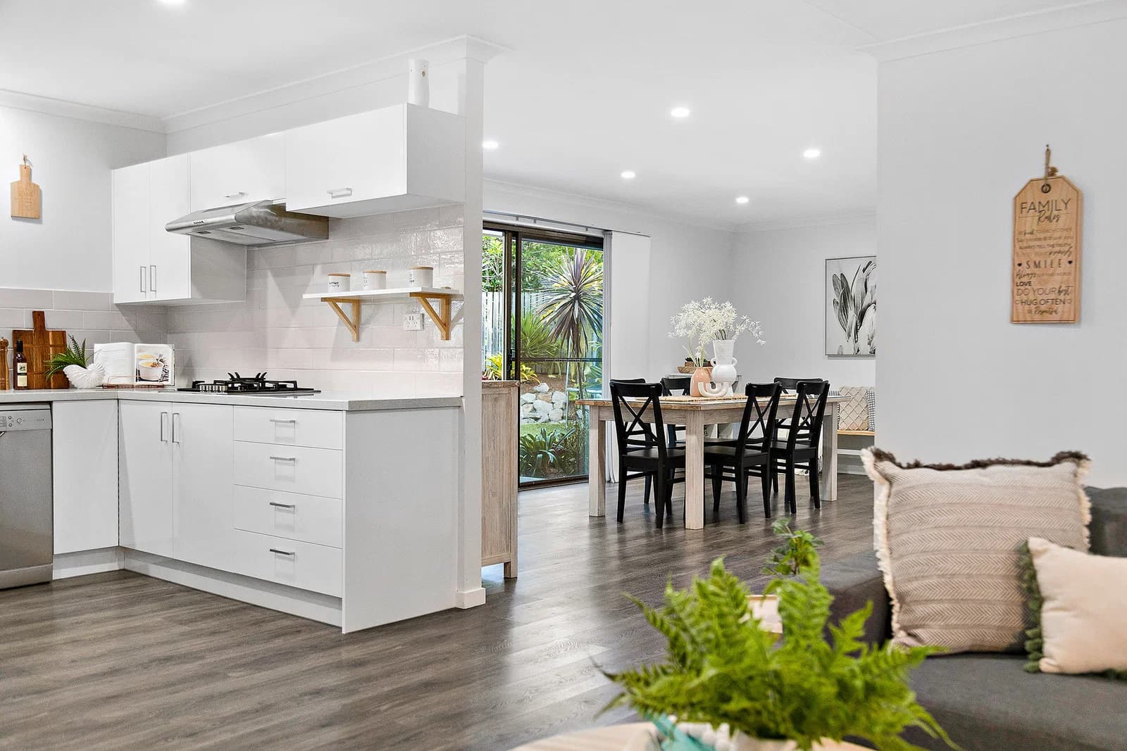 15 Saraband Drive, Eatons Hill, QLD, 4037, Eatons Hill - Thumbnail 4