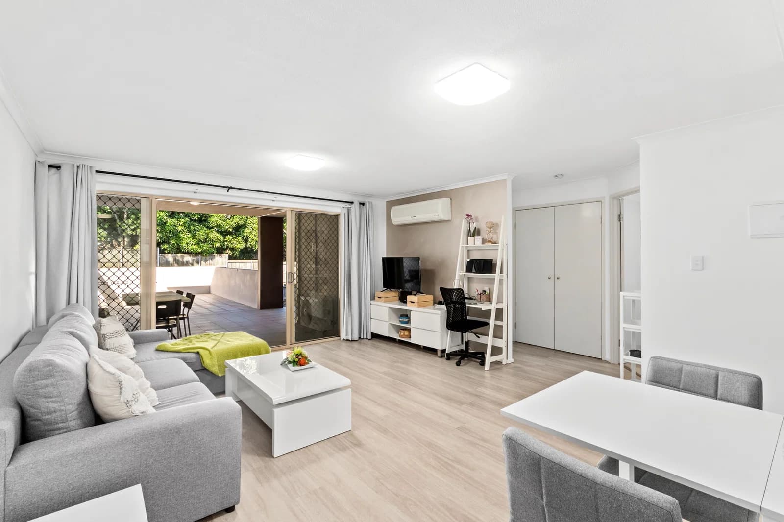10/269 Nursery Road, Holland Park, QLD, 4121, Holland Park - Thumbnail 3