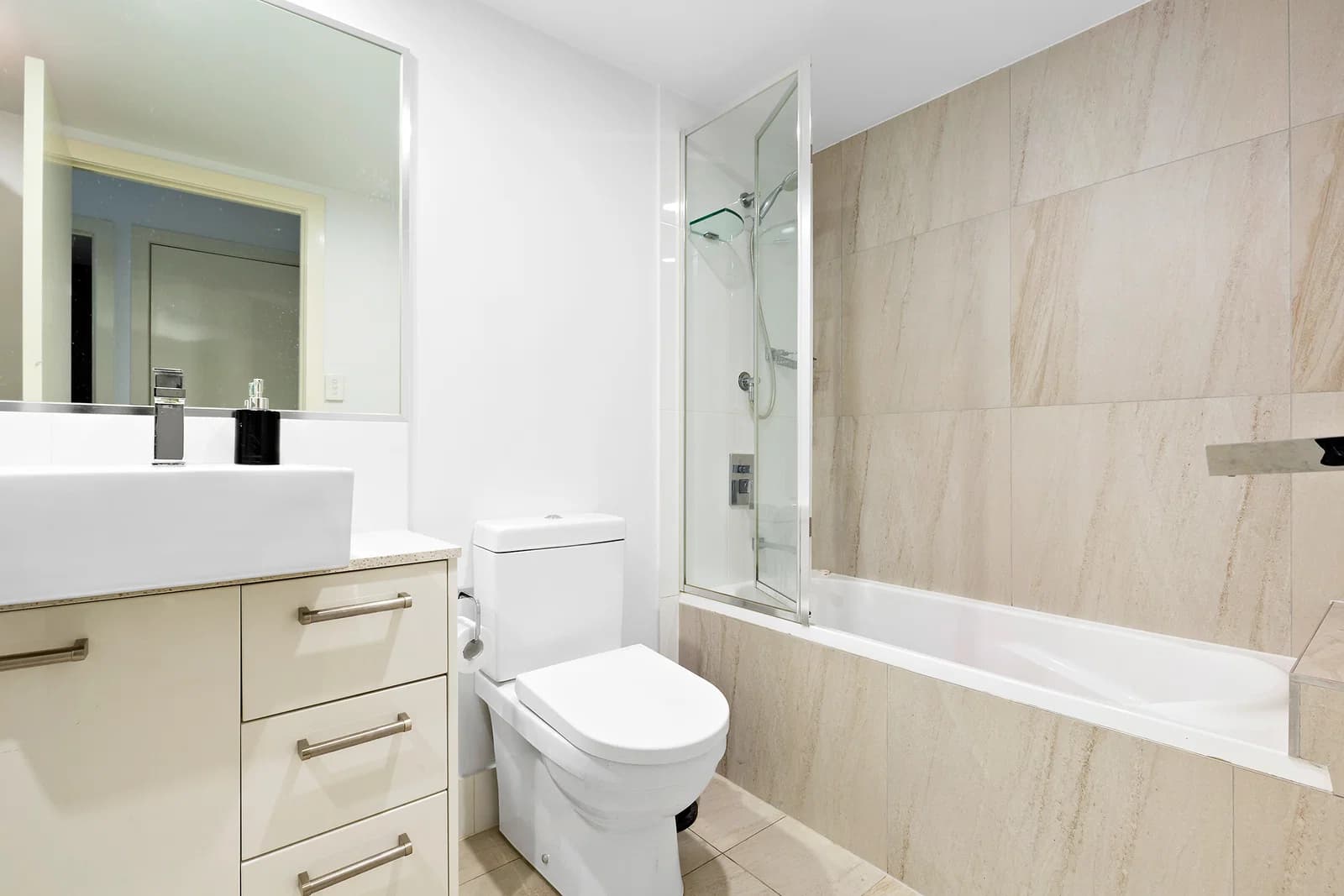 2/275 Cornwall Street, Greenslopes, QLD, 4120, Greenslopes - Thumbnail 6