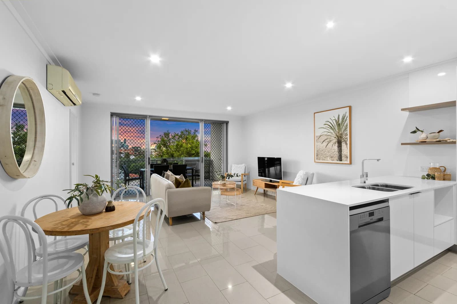 1106/8 Lochaber Street, DUTTON PARK, QLD, 4102, Dutton Park - Thumbnail 3