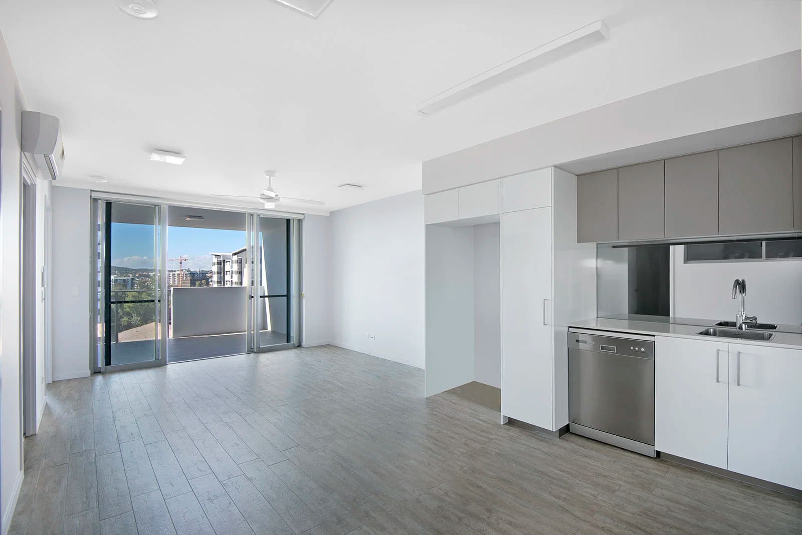 27/17 Carl Street, Woolloongabba, QLD, 4102, Woolloongabba - Thumbnail 2