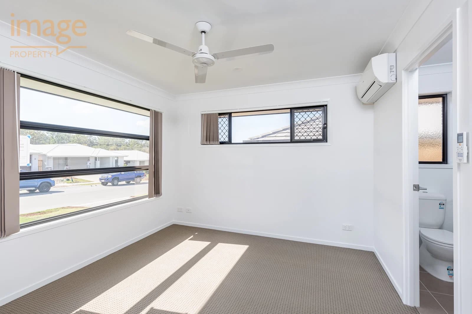 31 Allerton Park Drive, Park Ridge, QLD, 4125, Park Ridge - Thumbnail 3