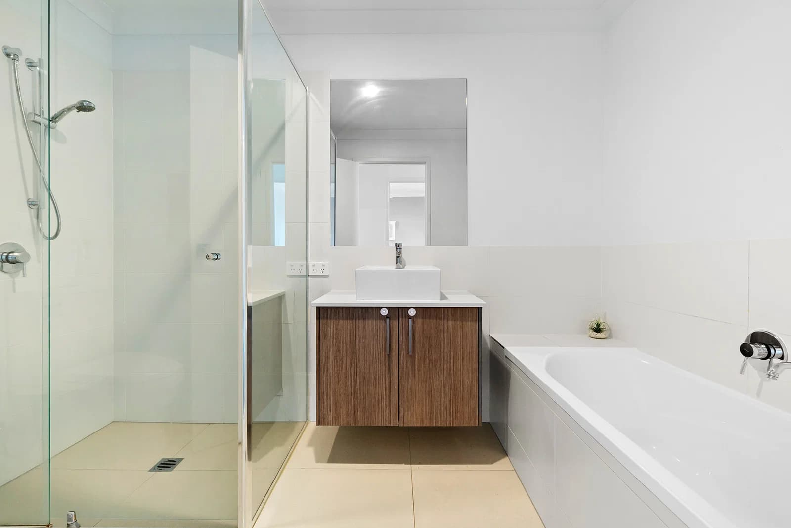 2/16 Bottle Brush Circuit, Coomera, QLD, 4209, Coomera - Thumbnail 3