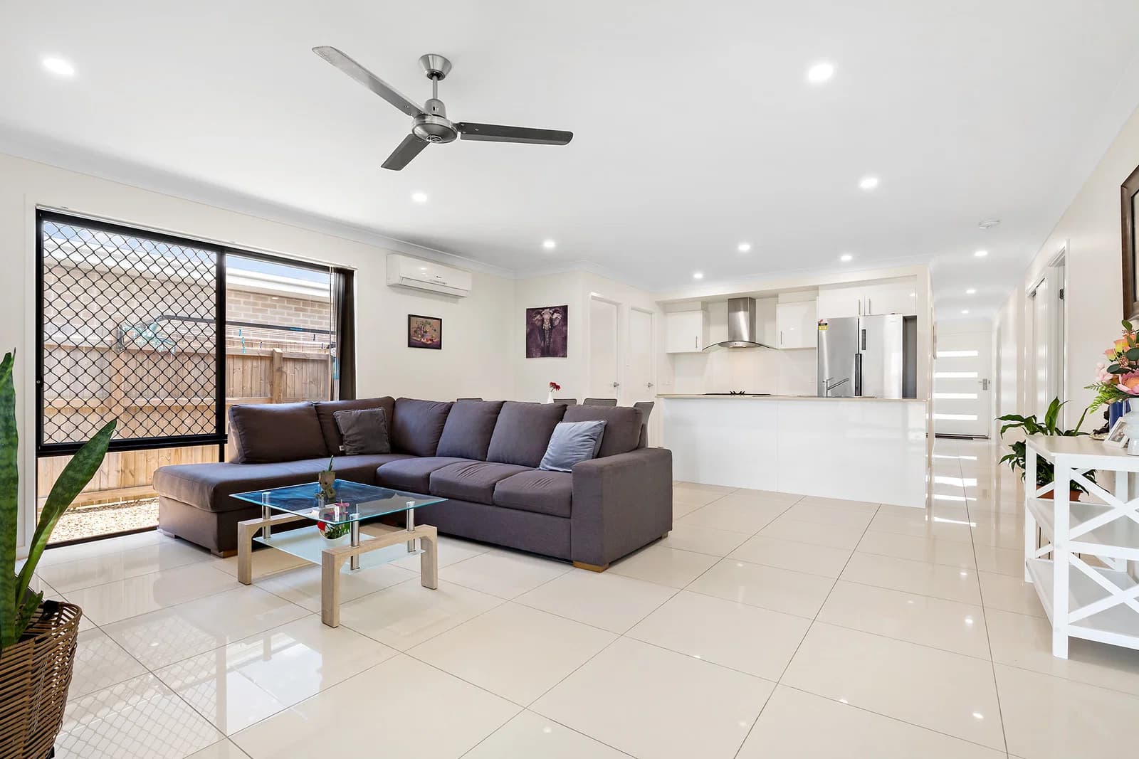 19 Niels Crescent, Park Ridge, QLD, 4125, Park Ridge - Thumbnail 2